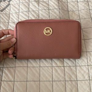 Michael kors wallet